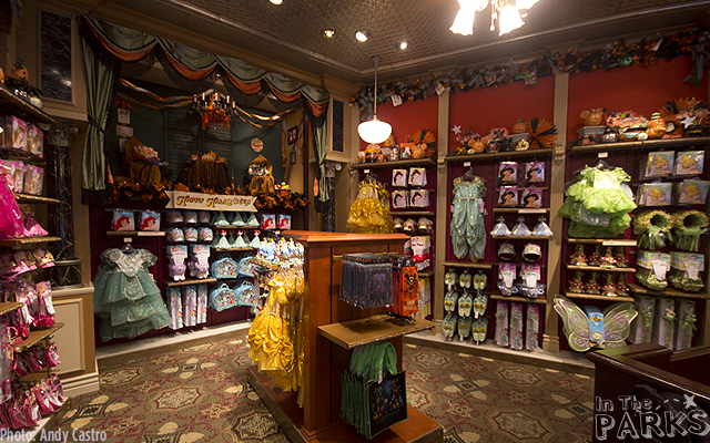 disneyland, Disneyland Resort Bids Farewell to Summer, Hello to Halloween