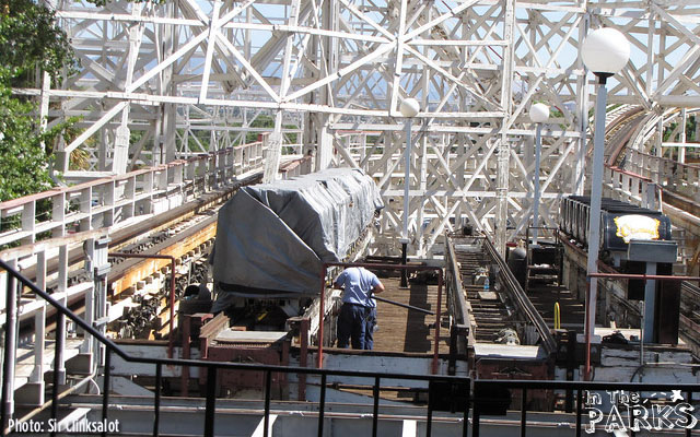 Fright Fest, Six Flags Magic Mountain gets ready for Fright Fest, prepares to head Full Throttle into 2013!