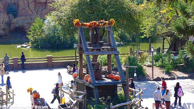p1150416 disneyland paris halloween, Disneyland Paris Halloween, Fantasyland, Frontierland