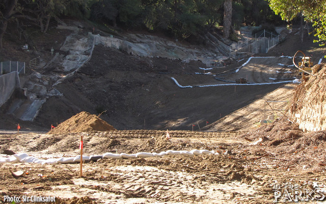 Six Flags Magic Mountain Full Throttle Construction, Slingshot now open!