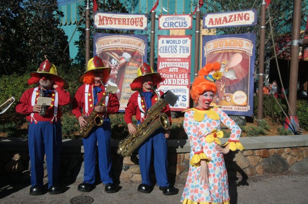 giggle gang, Giggle Gang and Wowzer