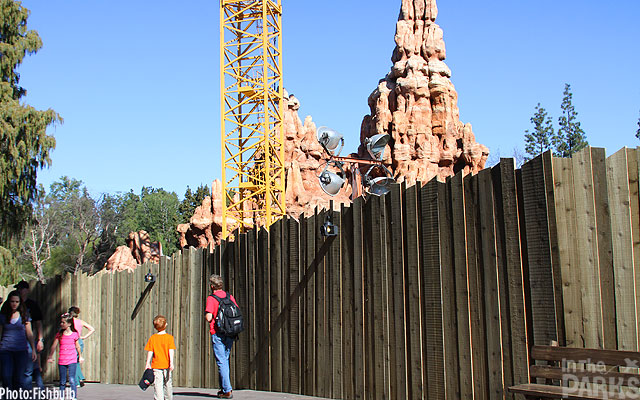 Disneyland, Disneyland Big Thunder Under a Crane, Mansion reopened, Grizzly Down