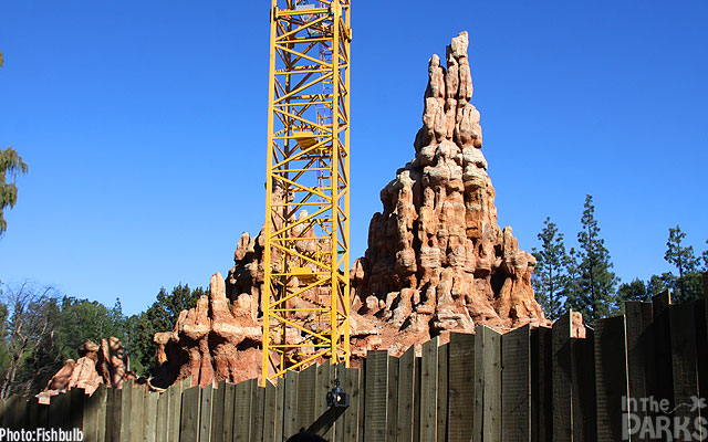 Disneyland, Disneyland Big Thunder Under a Crane, Mansion reopened, Grizzly Down