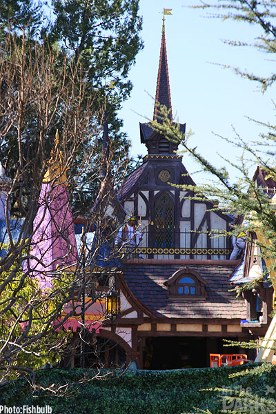 Disneyland, In The Parks: Love in the Air, Refurbs on the Ground