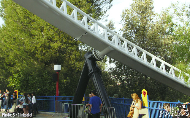 magic mountain, Full Throttle Inches Toward Completion at Magic Mountain