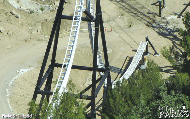 magic mountain, Unique Full Throttle Track at Six Flags Magic Mountain
