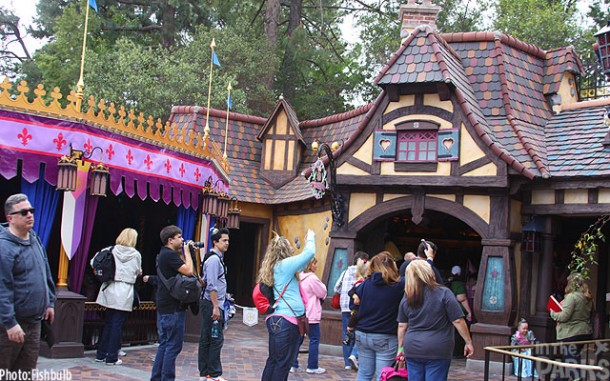 IMG_1998 disneyland, In The Parks: Disneyland Opens Fantasy Faire Village