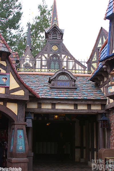 disneyland, In The Parks: Disneyland Opens Fantasy Faire Village