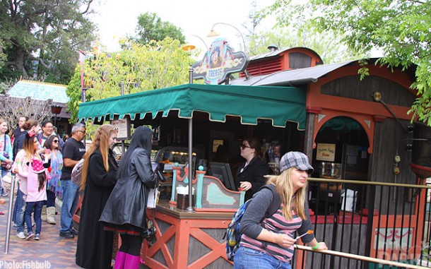 IMG_2027 disneyland, In The Parks: Disneyland Opens Fantasy Faire Village