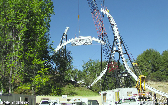 six flags magic mountain, Worlds Tallest Vertical Loop Completed at Six Flags Magic Mountain