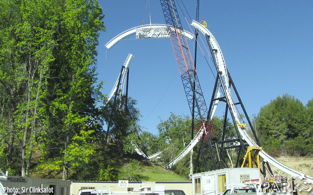 six flags magic mountain, Worlds Tallest Vertical Loop Completed at Six Flags Magic Mountain