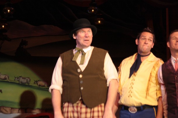 Hoop Dee Doo, Hoop Dee Doo Musical Revue, Review