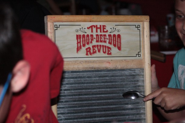 Hoop Dee Doo, Hoop Dee Doo Musical Revue, Review