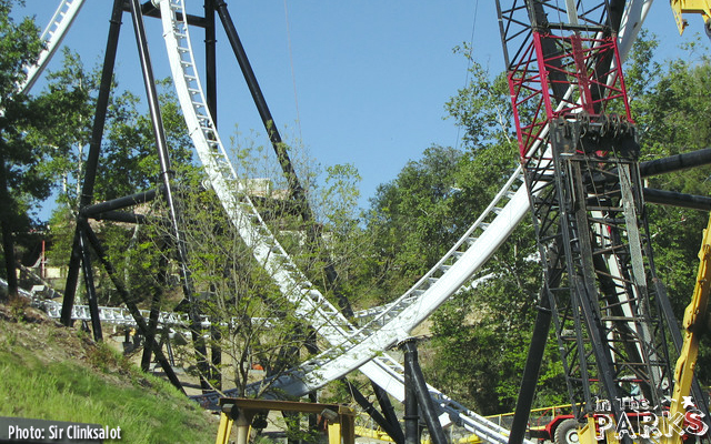 six flags magic mountain, Worlds Tallest Vertical Loop Completed at Six Flags Magic Mountain
