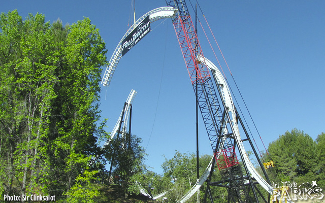 six flags magic mountain, Worlds Tallest Vertical Loop Completed at Six Flags Magic Mountain