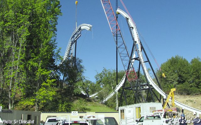 six flags magic mountain, Worlds Tallest Vertical Loop Completed at Six Flags Magic Mountain