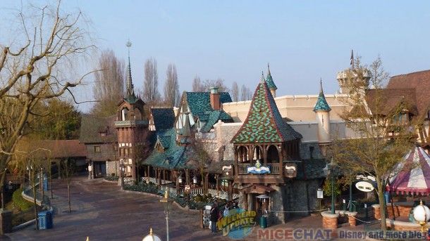 Disneyland Paris, Cold weather has a chilling effect on Disneyland Paris attendance