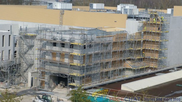Disneyland Paris, Cold weather has a chilling effect on Disneyland Paris attendance