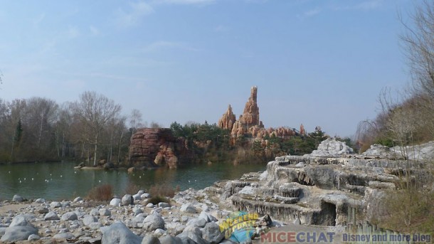 Disneyland Paris, Cold weather has a chilling effect on Disneyland Paris attendance