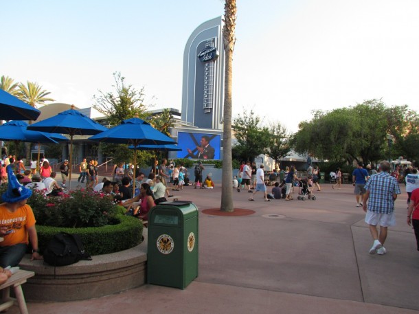 At the moment Idol started, this area was near empty.