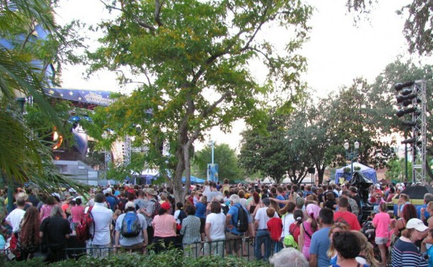 Big crowds, few good spots.
