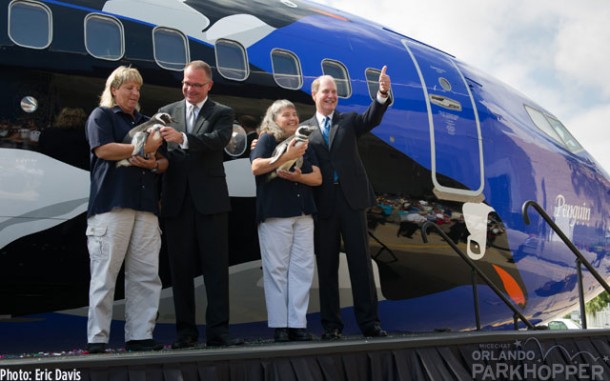 20130620_Southwest-Penguin-Plane-Reveal_22