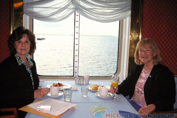 Linda and Scarlett at breakfast