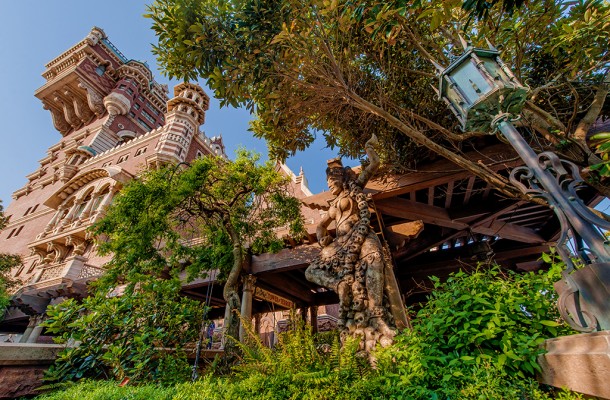tower-terror-exterior-queue copy
