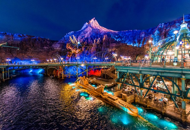 toyko-disneysea-mysterious-island-night