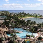 The-pool,-with-the-lagoon-to-the-right.