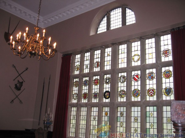 Window of the crests in the Dining hall