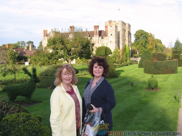 Scarlett and Linda at Hever Castle