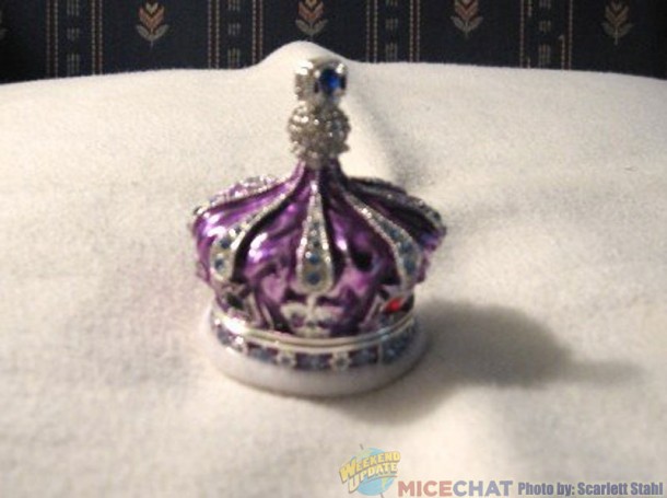 Crown trinket box