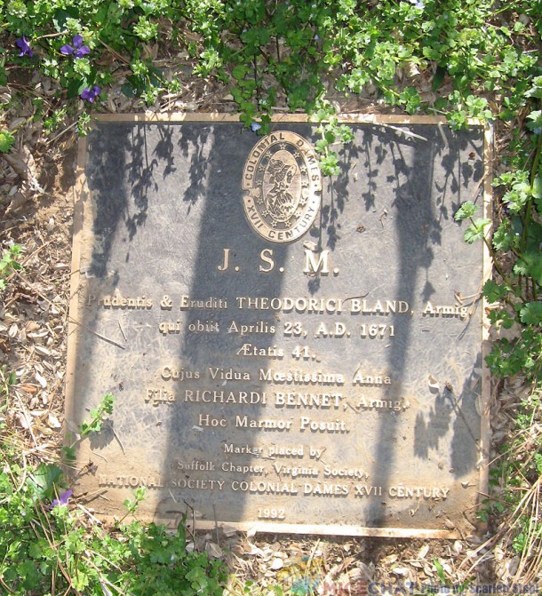 The Bronze plaque from Colonial Dames of the XVII Century