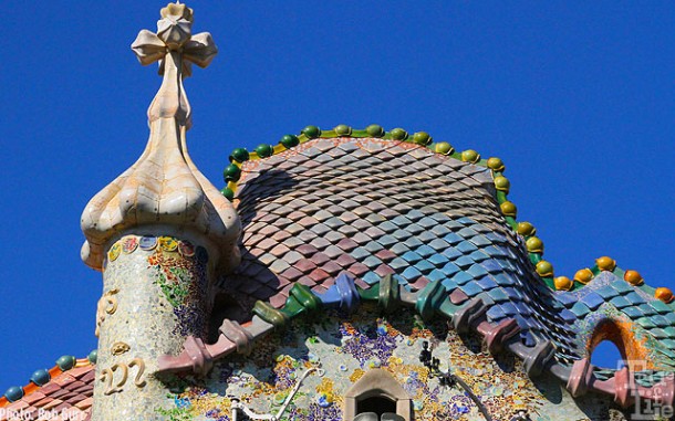 The fantastical tile covered chimney and roof of Gaudi's Batilo