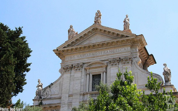 This edifice is representative of the architecture of ancient Rome 