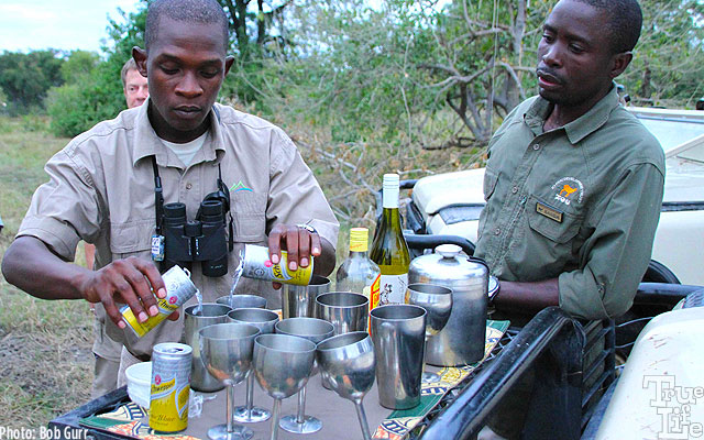 The Banoka rangers prepare the gin and tonics for everyone 