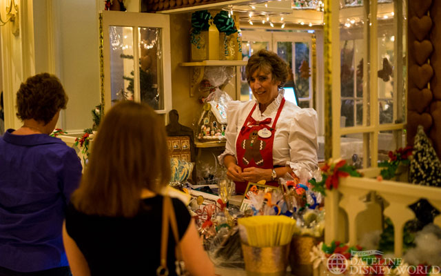 CMs inside the house selling gingerbread.