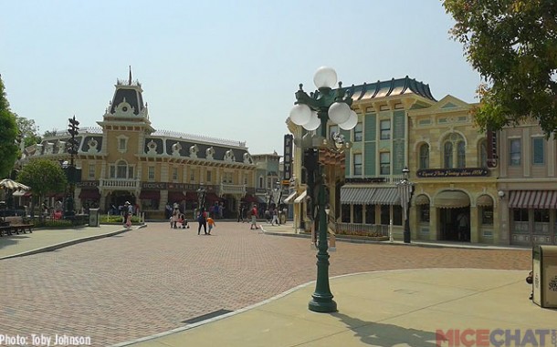 Very lite crowds on a Monday morning