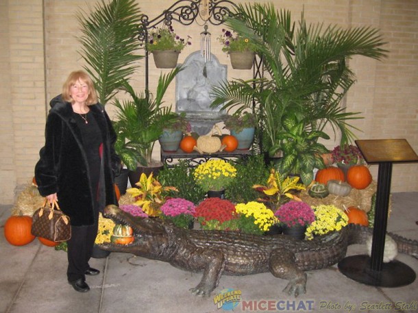 Scarlett at Jefferson Hotel with replica of Old Pompeii, the alligator (or maybe he was stuffed?)