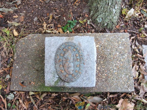 Colonial Dames of the XVII Century marker at the Kippax site