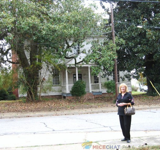 Scarlett in front of Christopher Proctor home