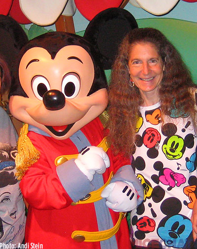 Mickey Mouse in the band concert Celebrates 80 years