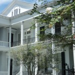 NOLA – Big Garden District Mansion