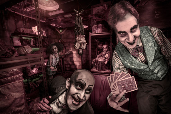 Knott's-Scary-Farm-Black-Magic-Gadget-Room