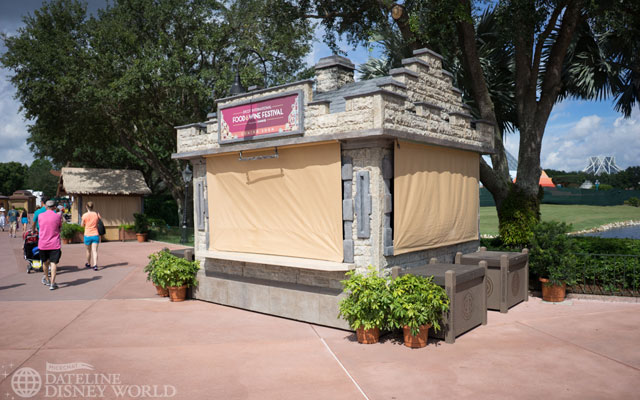 Time for lots of photos of booths.