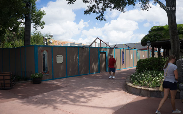 A look at the progress for the Frozen meet and greet.