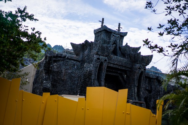 Reign of Kong construction keeps moving along.