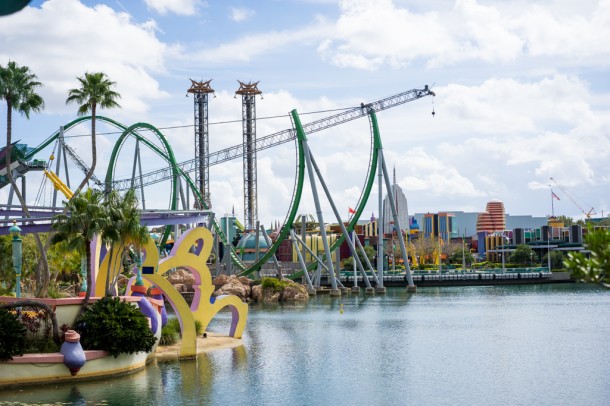 Another view on the Hulk coaster.