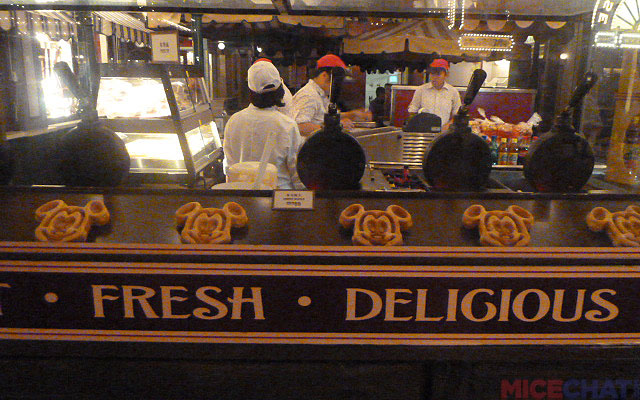 At the entrance to Center Street, a kiosk serves Mickey waffles with lots of fruit and other goodies heaped on top.